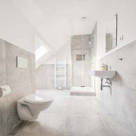 Apartment Tolstov - 6 - 15 Min Zur Messe Dus Dusseldorf