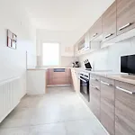 Tolstov - 6 - 15 Min Zur Messe Dus Apartment