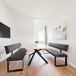 Tolstov Apartments - 6 Zimmer Wohnungen - 15 Min zur Messe DUS