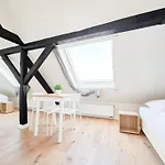 Apartment Tolstov - 6 - 15 Min Zur Messe Dus