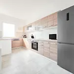 Tolstov - 6 - 15 Min Zur Messe Dus Apartment