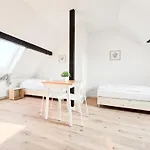 Tolstov - 6 - 15 Min Zur Messe Dus Apartment *