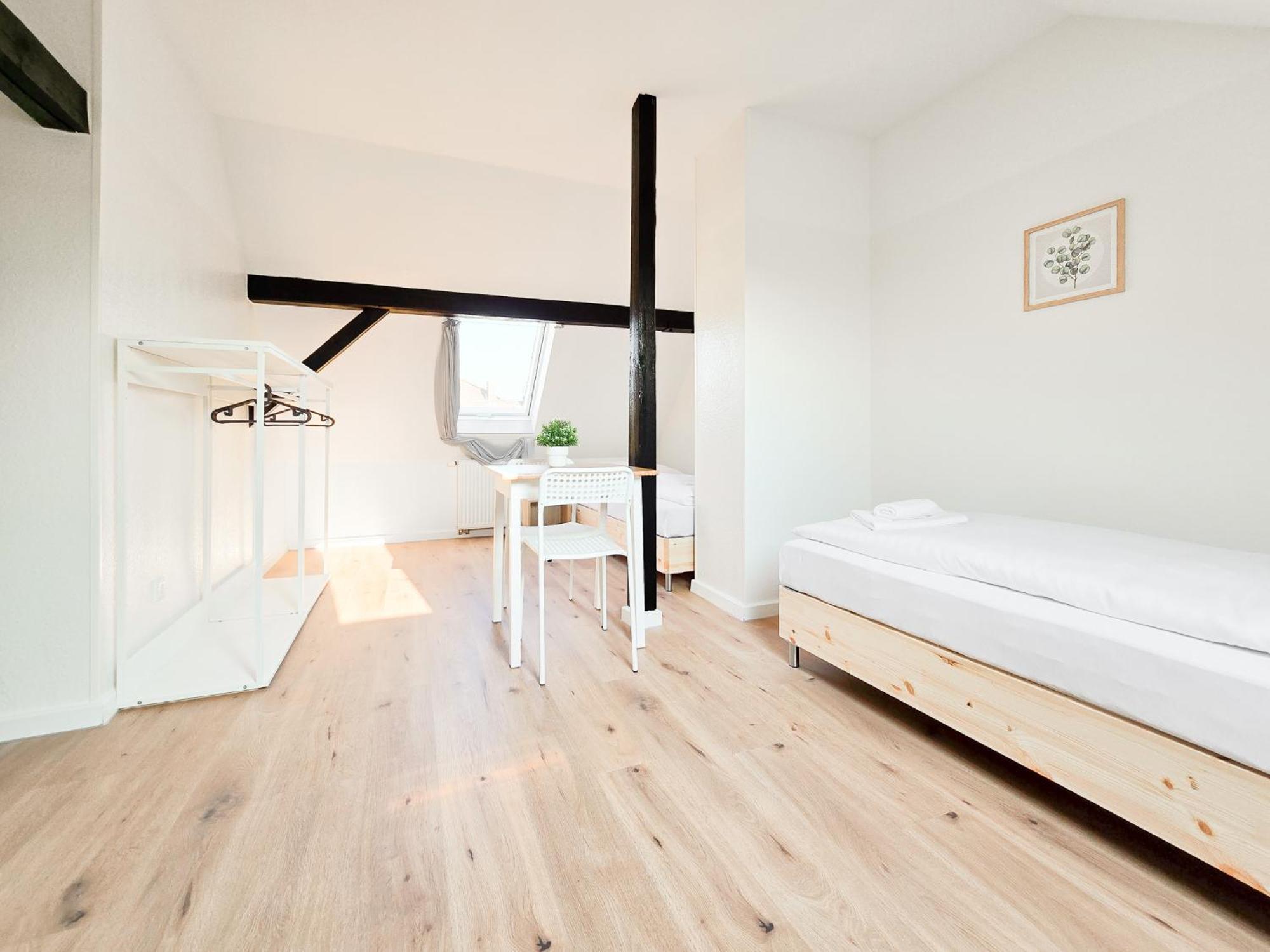 Tolstov - 6 - 15 Min Zur Messe Dus Düsseldorf